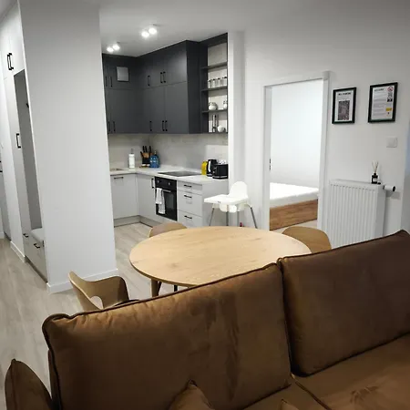 W Centrum Nowy Kameralny Apartamenta, Duzy Parking, Fv, Luksusowo Wyposazony, Playstation 5, Balkon, Klimatyzacja, Taras, Winda, Wyposazona Kuchnia * Starogard Gdański