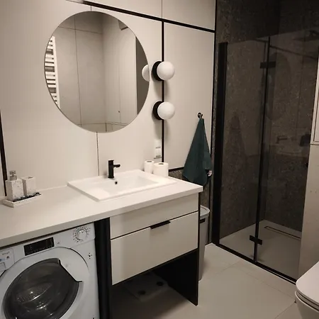Kameralny Nowy W Centrum Miasta, Duzy Parking, Fv, Luksusowo Wyposazony, Playstation 5, Balkon, Klimatyzacja, Taras, Winda, Wyposazona Kuchnia דירה *